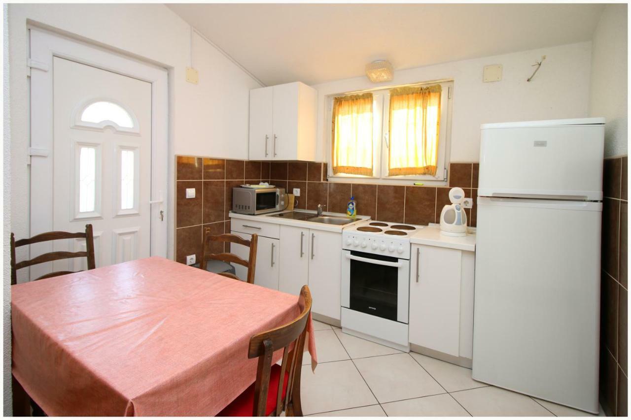 Apartments Ivan Perkov Tomas Bilo Primošten Exterior foto